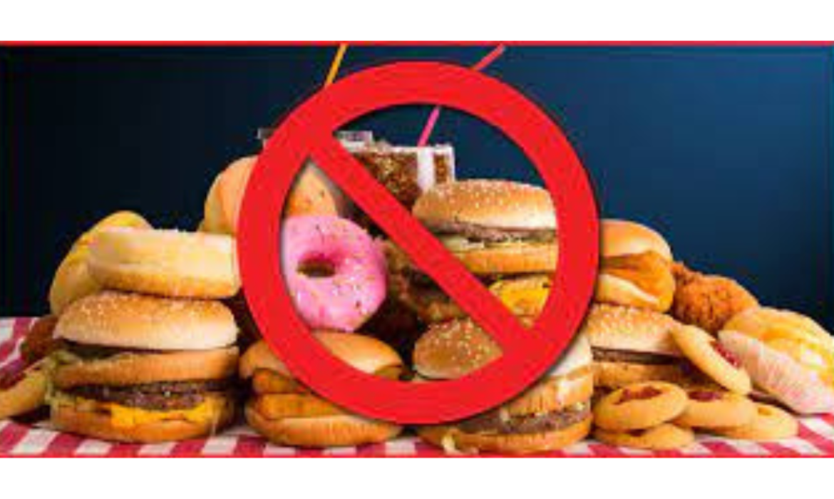 英国政府将从2023年起禁止垃圾食品广告，以遏制肥胖