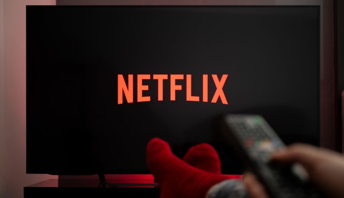 Netflix凭借新的广告计划和订阅用户的增长重新回到游戏中